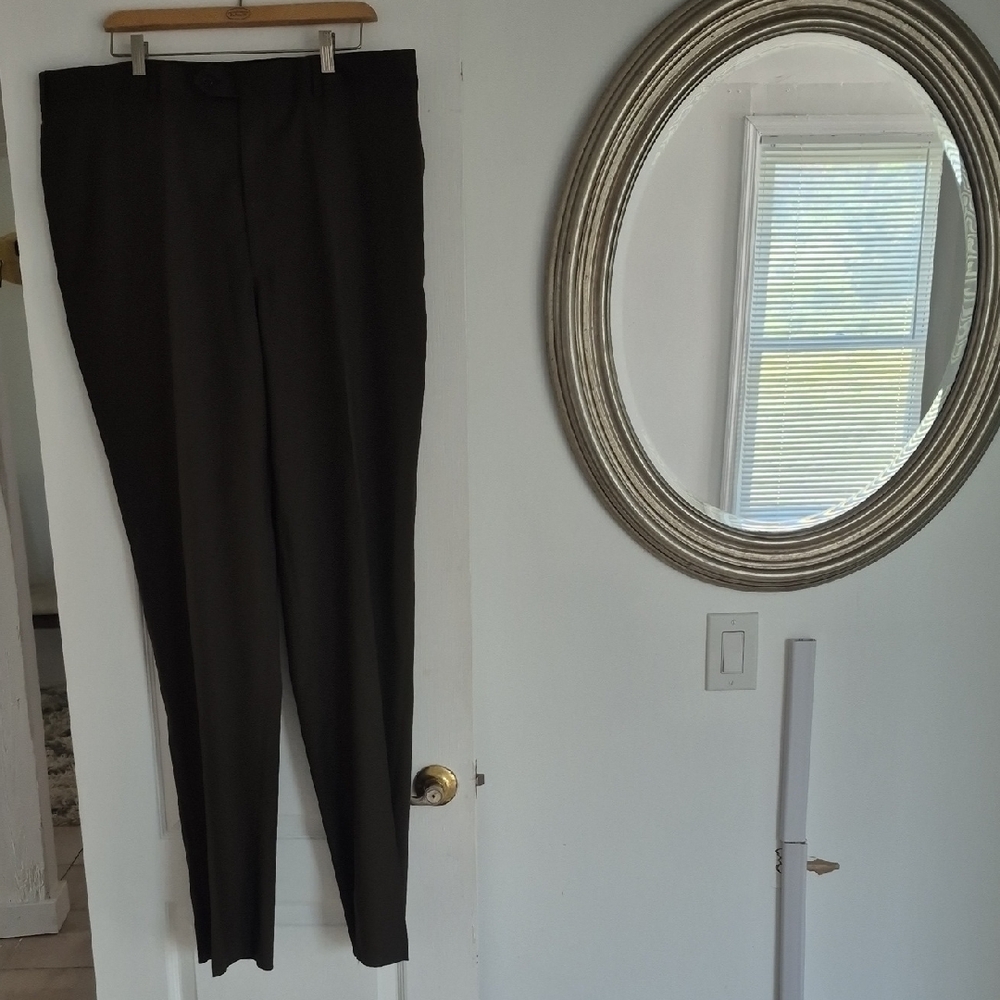 Men's Olive Green JoS.A.BANK Dress Pants Sz. 40